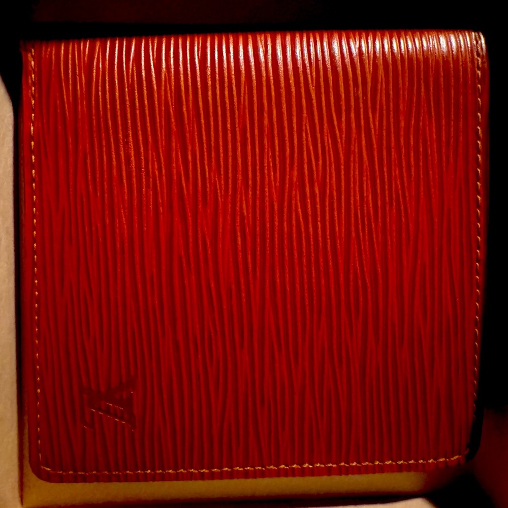 New Authentic Louis Vuitton Wallet light brown leather. Epi Marco Billfold.